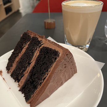 Fanny's - chocolate cake (gluten free) and vanilla latte - Cocktail Bars Near Me - Los Angeles, California Fanny's - chocolate cake (gluten free) and vanilla latte - Cocktail Bars Near Me - Los Angeles, California