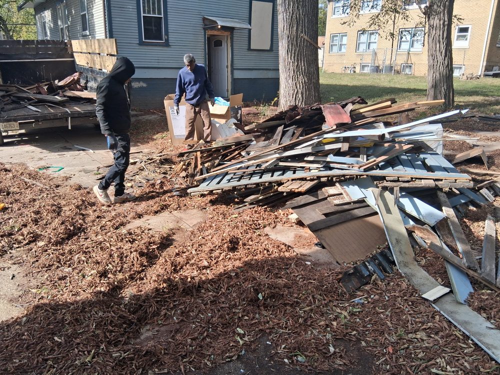 Rico Junk Removal & Hauling - tree service in Peoria, IL