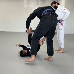 Baem Jiu Jitsu - Assisting with warm ups, Great Coaching!!
