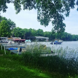 Pontoons and the beautiful lake! Pontoons and the beautiful lake!