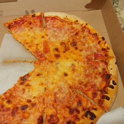 Benny's of Clarks Summit - Very underseasoned sauce.