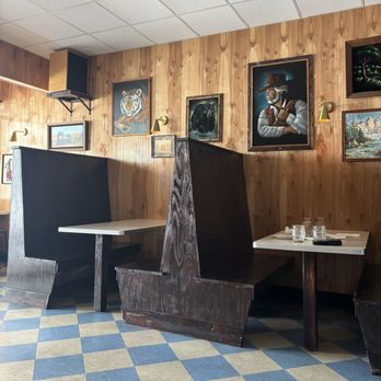 Hamburguesa Bar - Interior - Burgers Near Me - San Francisco, California Hamburguesa Bar - Interior - Burgers Near Me - San Francisco, California