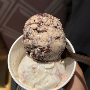 Salt & Straw - Salted, Malted, Chocolate Chip Cookie dough, Coconut - Ice Cream & Frozen Yogurt Near Me - Culver City, California Salt & Straw - Salted, Malted, Chocolate Chip Cookie dough, Coconut - Ice Cream & Frozen Yogurt Near Me - Culver City, California