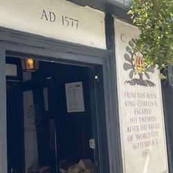 King Charles II - Entry to the pub