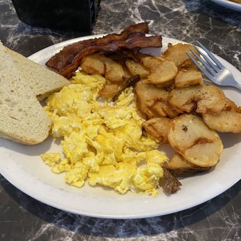 The Sand Trap Bar & Grill - Delicious breakfast! - American Near Me - Wisconsin Dells, Wisconsin The Sand Trap Bar & Grill - Delicious breakfast! - American Near Me - Wisconsin Dells, Wisconsin