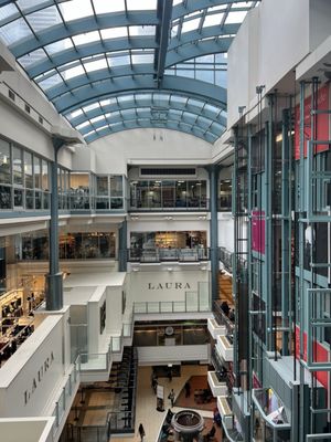 Place Montreal Trust by null