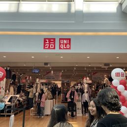 Exterior outside entrance of Uniqlo - Storefront - Sacramento, California Exterior outside entrance of Uniqlo - Storefront - Sacramento, California