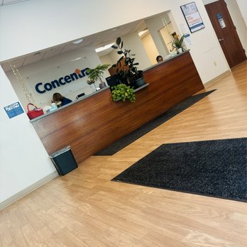 Concentra - Entrance- counter - Urgent Care Near Me - Long Beach, California