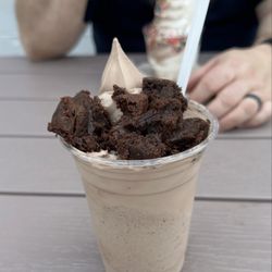 Little's Dairy Bar - Chocolate brownie flurry