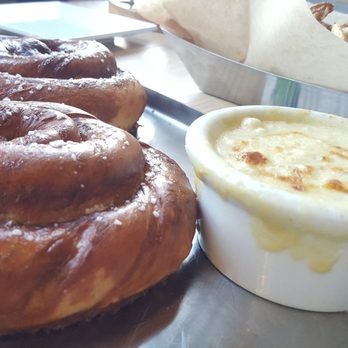 SingleSpeed Brewing - Amish pretzels - Beer Bar Near Me - Waterloo, Iowa
