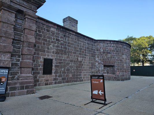 Castle Clinton National Monument by null