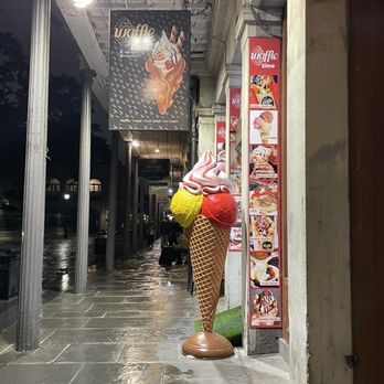 Waffle Time - Outside - Desserts Near Me - New Orleans, Louisiana