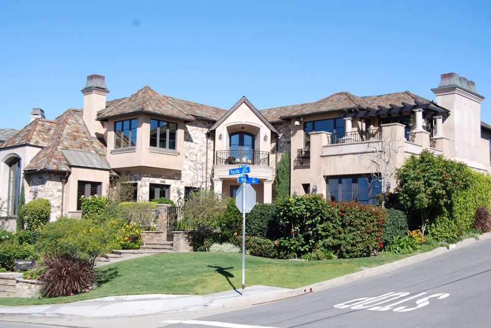 Slide of APR Roofing Solutions