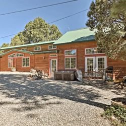 Lazy Bear Retreat - The Big Bear Lodge with 6 bedrooms, 6 bathrooms and 5 decks. Rent the whole thing or by the room.