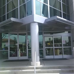 Kaiser Permanente Upland Medical Offices - Front entrance stairs