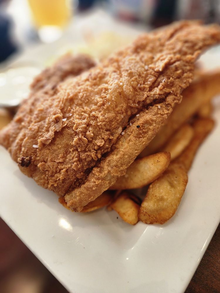 CEDAR HOUSE RESTAURANT & BAR 18 Photos & 27 Reviews 100 Main St