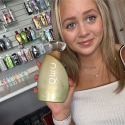 Ja Makin Me Tan - CEGlow in Devoted Creations Color Rush line is a favorite of tanning consultants right now! The Vitamin C gives them a Luminous Complextion