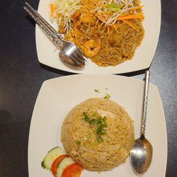 Chada Thai Fine Cuisine - Pad thai Chada fried rice