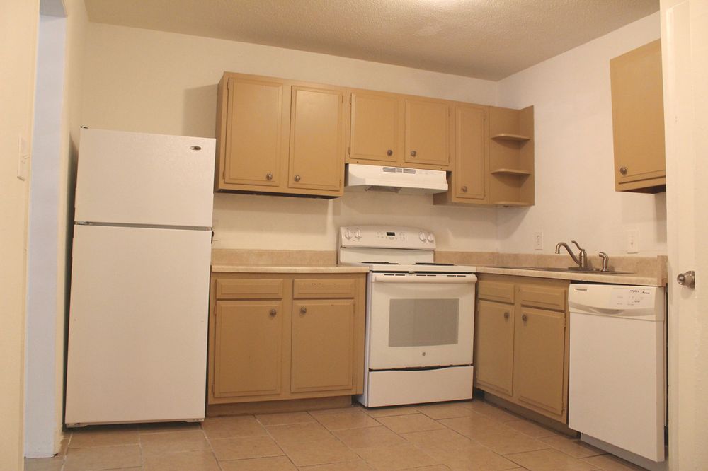 BRADFORD TOWNHOMES 2140 S 109th E Ave, Tulsa, Oklahoma Apartments