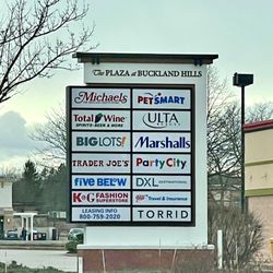 The Plaza at Buckland Hills