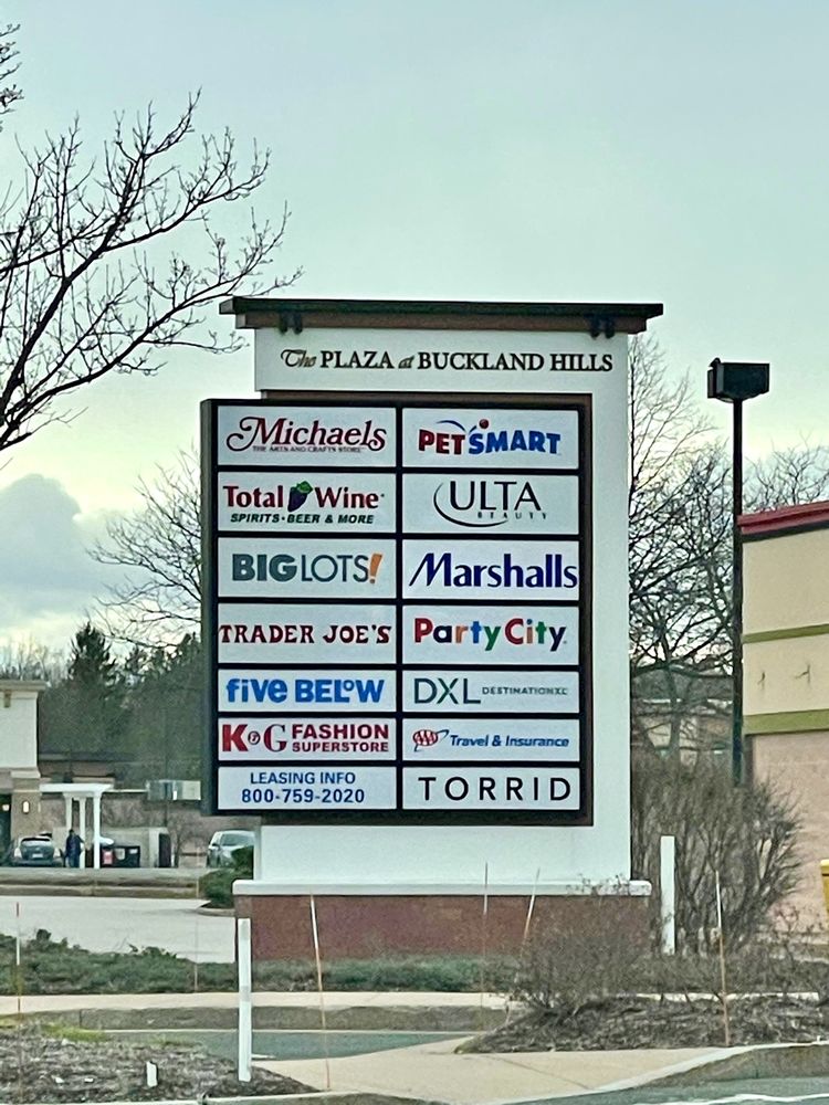 THE PLAZA AT BUCKLAND HILLS Updated September 2024 1470 Pleasant