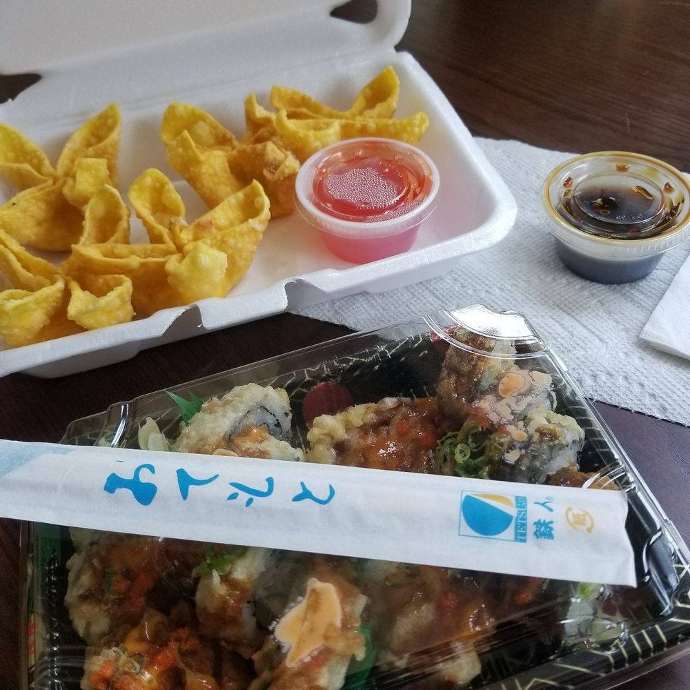 Umami - Crabragoon, spicy tuna roll, and crazy roll - Japanese Near Me - Bellevue, Nebraska Umami - Crabragoon, spicy tuna roll, and crazy roll - Japanese Near Me - Bellevue, Nebraska