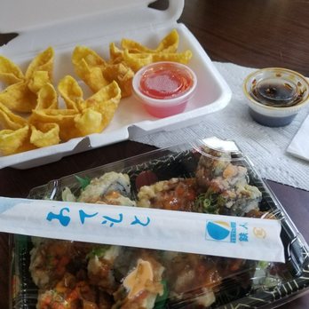 Umami - Crabragoon, spicy tuna roll, and crazy roll - Japanese Near Me - Bellevue, Nebraska