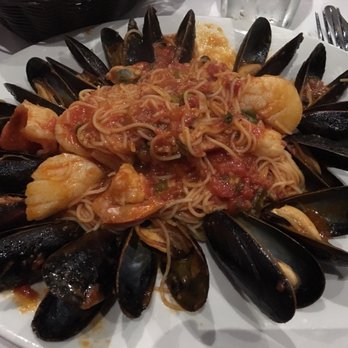 Del Friscos - Italian Near Me - Dollard-des-Ormeaux, Quebec