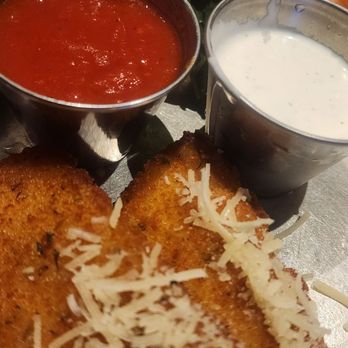 Cattlemens Steakhouse - Still got great Mozzarella moons!! - Diners Near Me - Rohnert Park, California