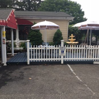 Vesuvio Restaurant - Italian Near Me - Hensonville, New York