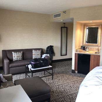 Hilton Phoenix Airport - Hotels Near Me - Phoenix, Arizona Hilton Phoenix Airport - Hotels Near Me - Phoenix, Arizona