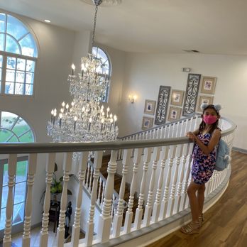 Waikiki Leia - 3-12-22 we have the whole 2 nd floor to ourselves; gorgeous chandelier and staircase. - Wedding Chapels Near Me - Honolulu, Hawaii Waikiki Leia - 3-12-22 we have the whole 2 nd floor to ourselves; gorgeous chandelier and staircase. - Wedding Chapels Near Me - Honolulu, Hawaii
