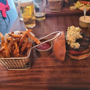 Melzingah Tap House - Beacon Burger - Beer Bar Near Me - Beacon, New York Melzingah Tap House - Beacon Burger - Beer Bar Near Me - Beacon, New York