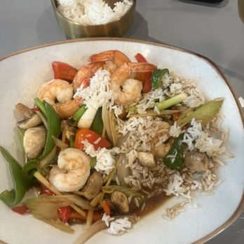 365 Thai & Sushi - Shrimp with Ginger Sauce - Thai Near Me - Pembroke Pines, Florida 365 Thai & Sushi - Shrimp with Ginger Sauce - Thai Near Me - Pembroke Pines, Florida