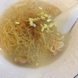 Mini wonton noodle soup Mini wonton noodle soup