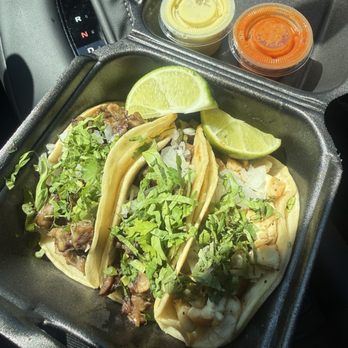 Tacos El Barrio - Tacos de Barbacoa y pollo !! Sooo good! - Tacos Near Me - Fort Worth, Texas Tacos El Barrio - Tacos de Barbacoa y pollo !! Sooo good! - Tacos Near Me - Fort Worth, Texas