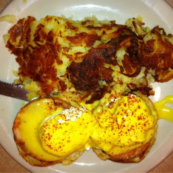 Bill's Cafe - Eggs Benedict (3.5 Stars) w/ Hash Browns (5 Stars) - 12/2013 - American Near Me - San Jose, California