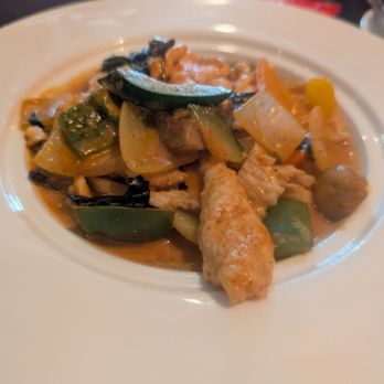 Fulin's Asian Cuisine - Red chicken curry delicious! - Chinese Near Me - Madison, Alabama