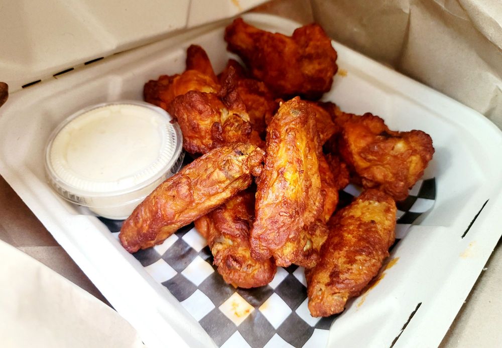 BUSTER’S BAR & GRILL Updated October 2024 16 Photos 420 Hazeldean