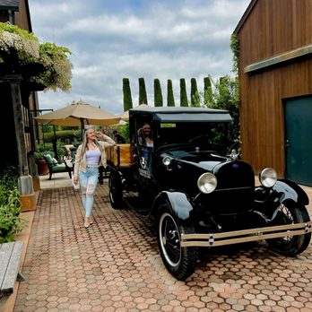 Turnbull Wine Cellars - Wine Tasting Room Near Me - Oakville, California Turnbull Wine Cellars - Wine Tasting Room Near Me - Oakville, California