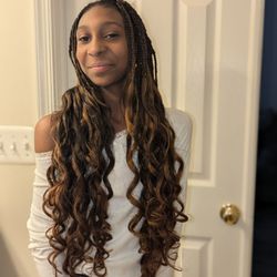 JNA’s Jamaican Beauty Salon - French Curl Braids