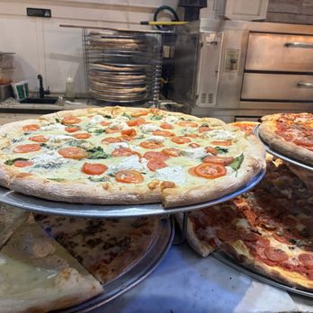 Due Amici Pizza & Pasta Bar - Pizza Near Me - Tampa, Florida