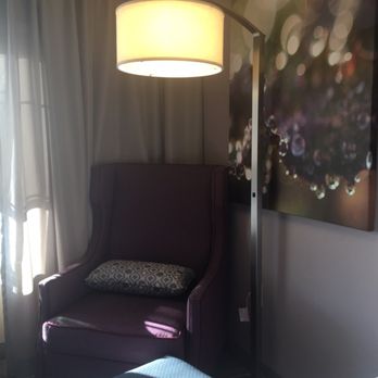 Hilton Garden Inn Fredericksburg - Nice chair - Hotels Near Me - Fredericksburg, Virginia