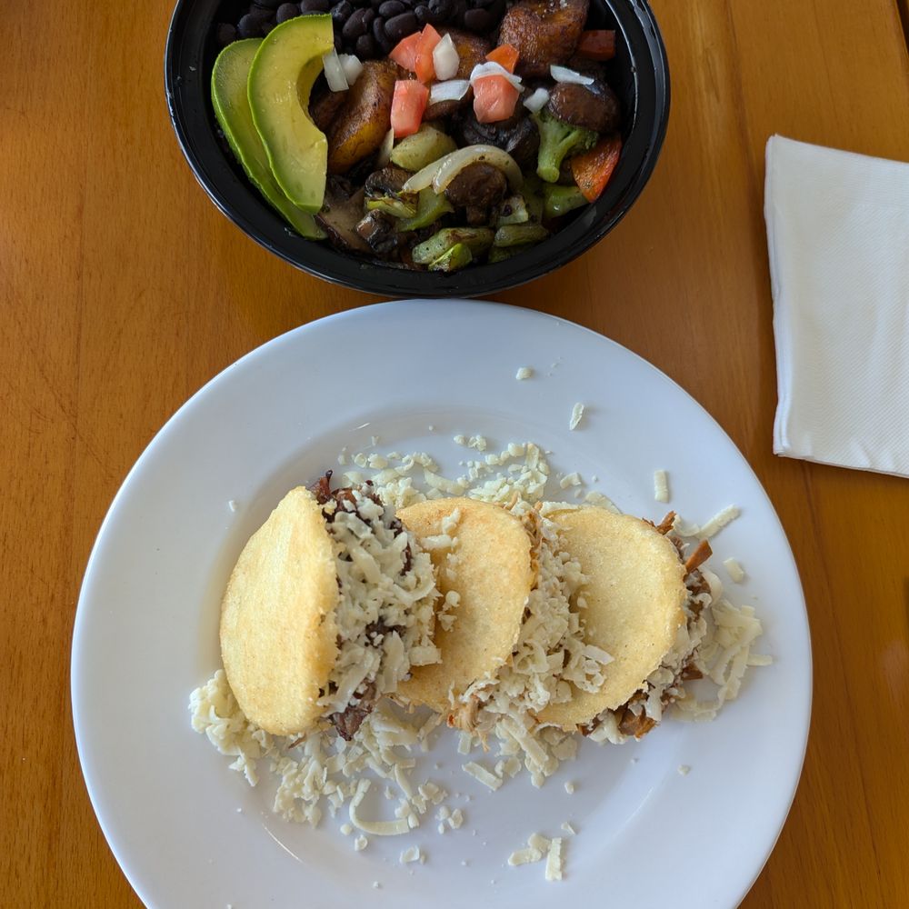 1Chick 1Bro Cafe Bistro - Venezuelan Near Me - Gulfport, Florida