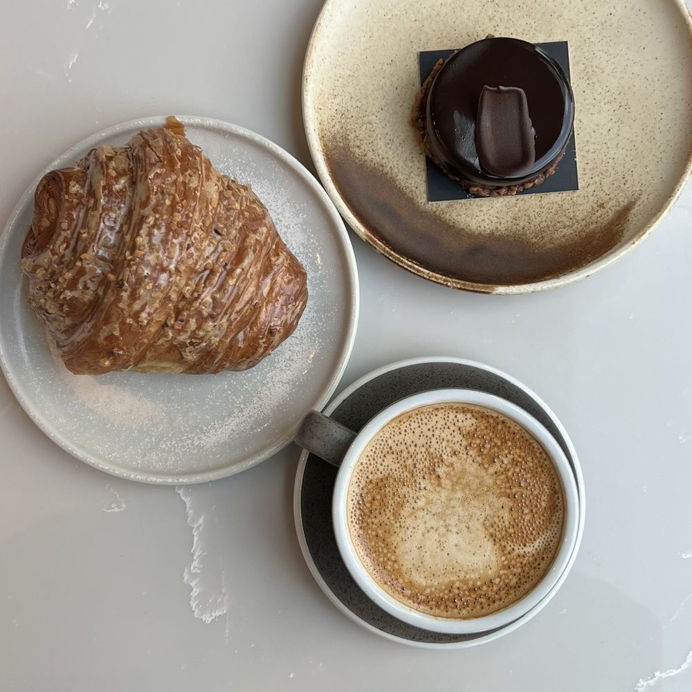 Le Beau - Patisserie/Cake Shop Near Me - Toronto, Ontario
