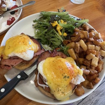 Popping Yolk Cafe - Classic Benedict - Breakfast & Brunch Near Me - Alhambra, California Popping Yolk Cafe - Classic Benedict - Breakfast & Brunch Near Me - Alhambra, California