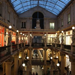Alice Délice - Alice Délice à gauche en haut du passage Pommeraye