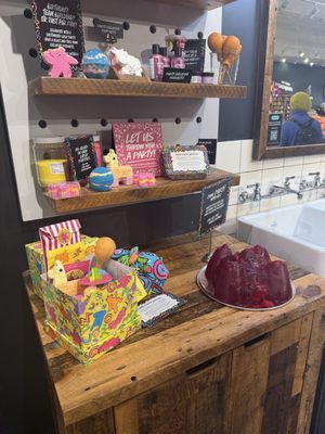 Lush Cosmetics Boulder by null