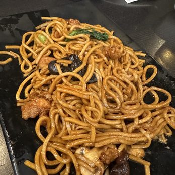 Super Juicy Dumplings - 76. Chicken Chow Mein - Dim Sum Near Me - Brea, California Super Juicy Dumplings - 76. Chicken Chow Mein - Dim Sum Near Me - Brea, California