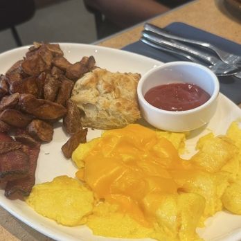 ARLO - New American Near Me - San Diego, California